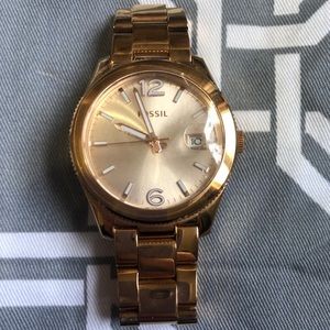 Rose gold Fossil watch